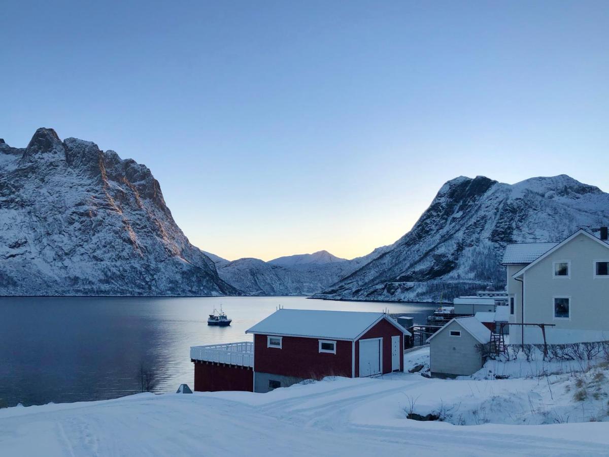 Segla Guesthouse - With View Of Fjord Fjordgard Екстериор снимка