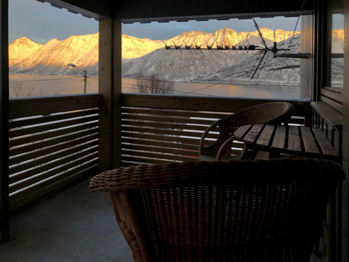 Segla Guesthouse - With View Of Fjord Fjordgard Екстериор снимка