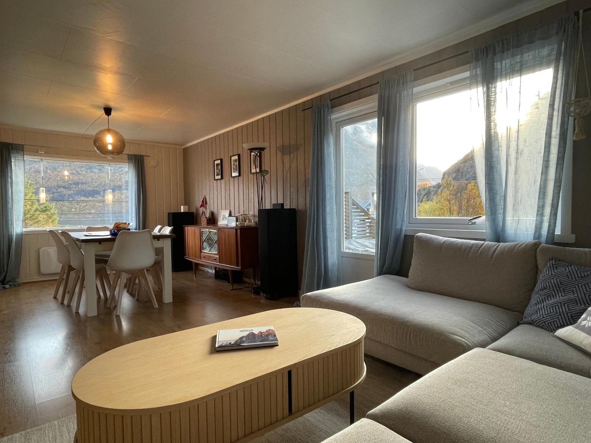 Segla Guesthouse - With View Of Fjord Fjordgard Екстериор снимка